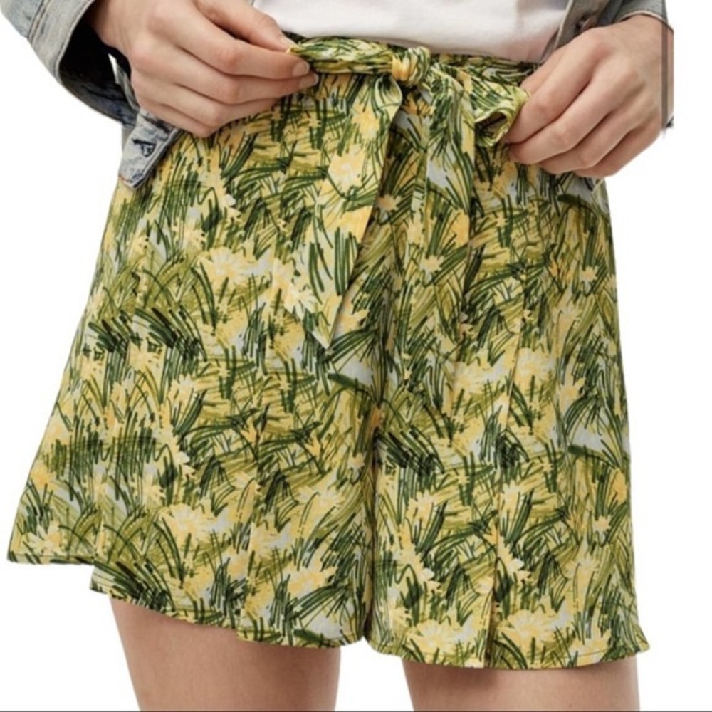 Aritzia - Sunday Best Westley Shorts